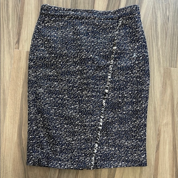 EUC J. Crew Dark Navy and White Asymmetrical Tweed Pencil Skirt - Picture 1 of 8
